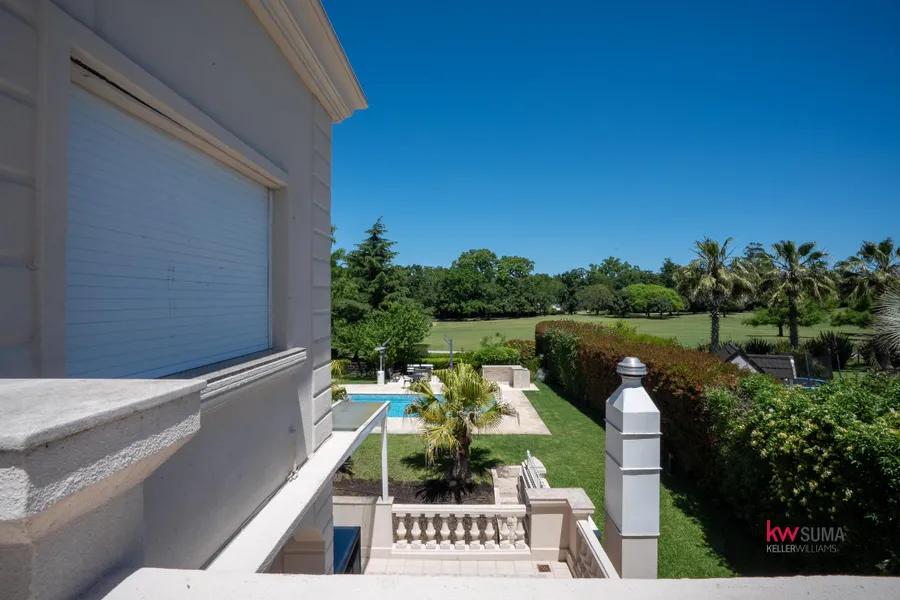 Casa En Venta En Abril Club De Campo